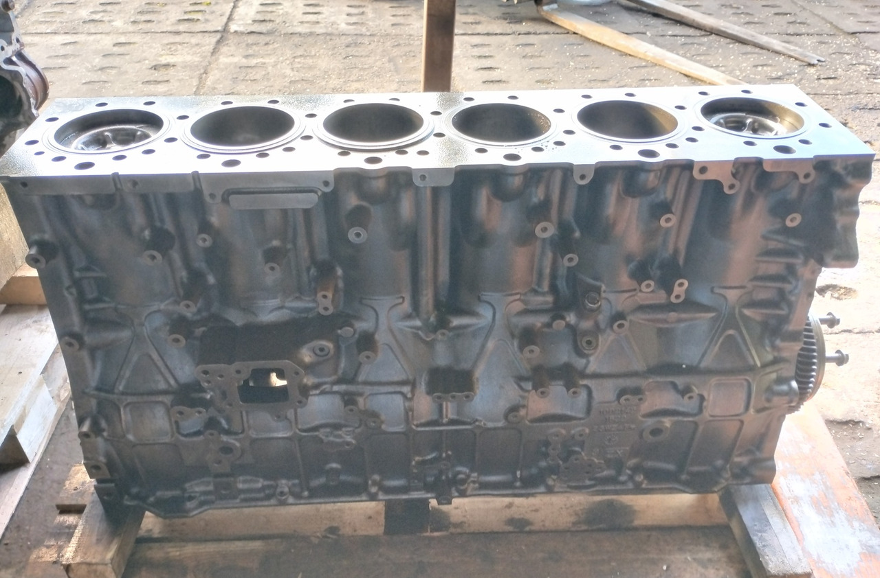 BLOK SILNIKA TŁOKI WAŁ KORBOWY KORBOWODY Volvo FH FH5 460 500 550 2023 232531326 P 23859377 1002142 - Motor a díly: obrázek 2 BLOK SILNIKA TŁOKI WAŁ KORBOWY KORBOWODY Volvo FH FH5 460 500 550 2023 232531326 P 23859377 1002142 - Motor a díly: obrázek 2