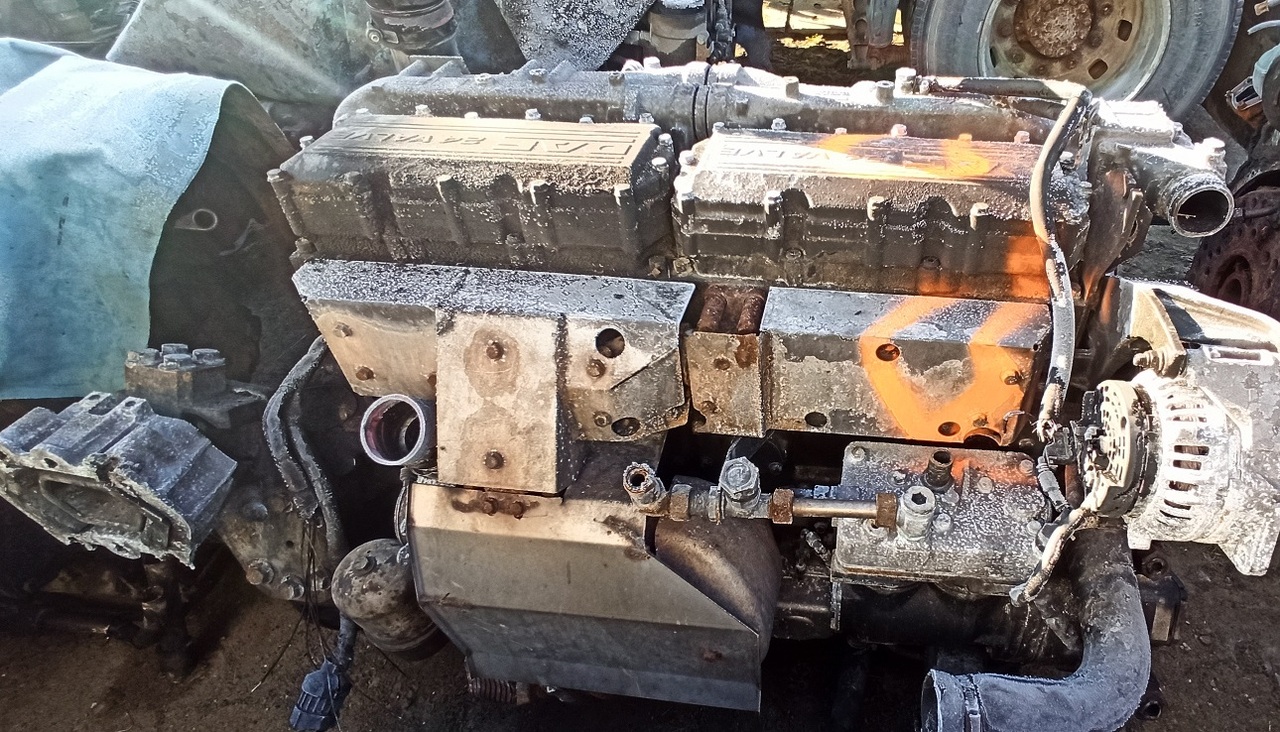DAF 2 x CF 75 310 PE228 C - Motor a díly pro Nákladní auto: obrázek 2 DAF 2 x CF 75 310 PE228 C - Motor a díly pro Nákladní auto: obrázek 2