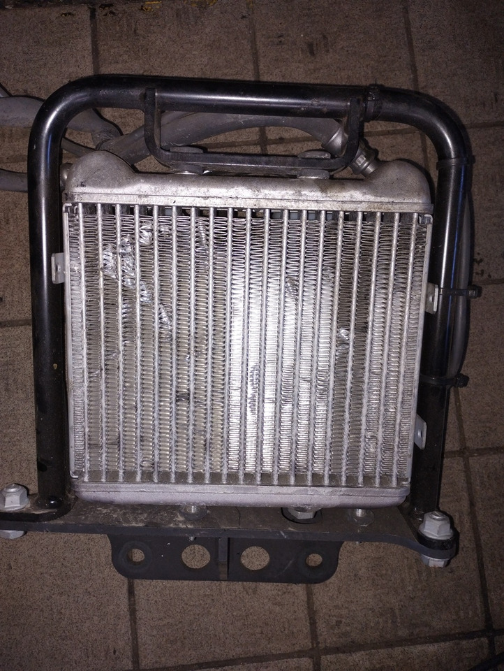 Mercedes Actros Atego Arocs Chłodnica oleju Oil cooler Skrzyni rozdzielczej VG1400 VG1700 VG2400 A9412800106 9412800106 0015003693 0005401988 - Chladič oleje: obrázek 2 Mercedes Actros Atego Arocs Chłodnica oleju Oil cooler Skrzyni rozdzielczej VG1400 VG1700 VG2400 A9412800106 9412800106 0015003693 0005401988 - Chladič oleje: obrázek 2