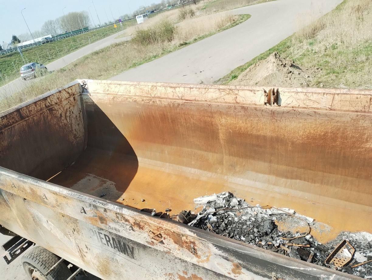 SCHMITZ CARGOBULL GOTHA 26 m3 SGF S3 2015 - Sklápěcí návěs: obrázek 3 SCHMITZ CARGOBULL GOTHA 26 m3 SGF S3 2015 - Sklápěcí návěs: obrázek 3