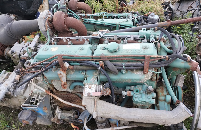 SILNIK CZĘŚCI ENGINE PARTS WAŁ KORBOWY WAŁEK ROZRZADU POMPA WTRYSKOWA VOLVO FL TD 63 E - Motor a díly: obrázek 3 SILNIK CZĘŚCI ENGINE PARTS WAŁ KORBOWY WAŁEK ROZRZADU POMPA WTRYSKOWA VOLVO FL TD 63 E - Motor a díly: obrázek 3