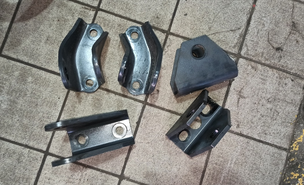 Wspornik Skrzyni Rozdzielczej Mercedes ATEGO ACTROS VG1400 VG1700 VG2000 VG2400 A 9412850340 - Transmise: obrázek 1 Wspornik Skrzyni Rozdzielczej Mercedes ATEGO ACTROS VG1400 VG1700 VG2000 VG2400 A 9412850340 - Transmise: obrázek 1