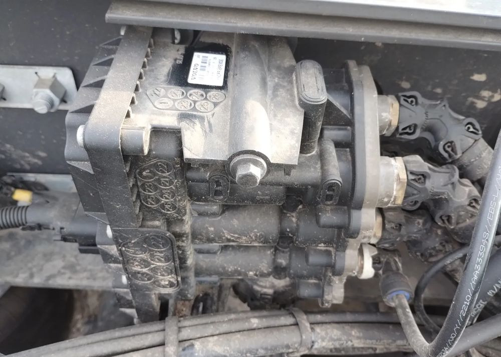 Zawór ECAS VOLVO FH500 FH550 6x4 21133934 2023 - Elektrický systém pro Nákladní auto: obrázek 1 Zawór ECAS VOLVO FH500 FH550 6x4 21133934 2023 - Elektrický systém pro Nákladní auto: obrázek 1