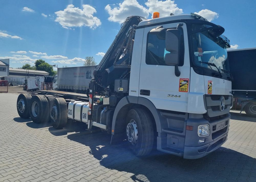 Mercedes-Benz Actros 3244 - Podvozek s kabinou: obrázek 3 Mercedes-Benz Actros 3244 - Podvozek s kabinou: obrázek 3