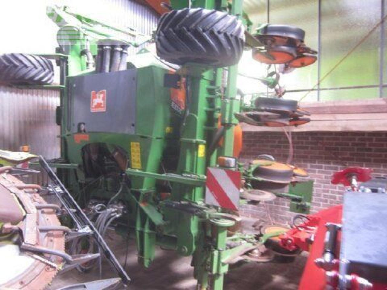 Amazone edx 6000 -2c xpress, 8-reiher - Přesný secí stroj: obrázek 2 Amazone edx 6000 -2c xpress, 8-reiher - Přesný secí stroj: obrázek 2