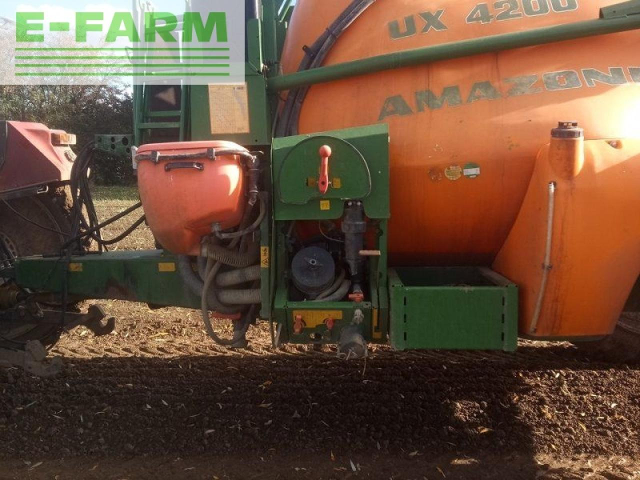 Amazone ux 4200 - Tažený postřikovač: obrázek 5 Amazone ux 4200 - Tažený postřikovač: obrázek 5