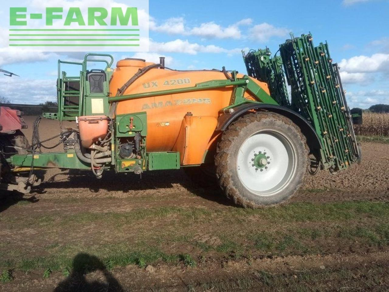 Amazone ux 4200 - Tažený postřikovač: obrázek 2 Amazone ux 4200 - Tažený postřikovač: obrázek 2