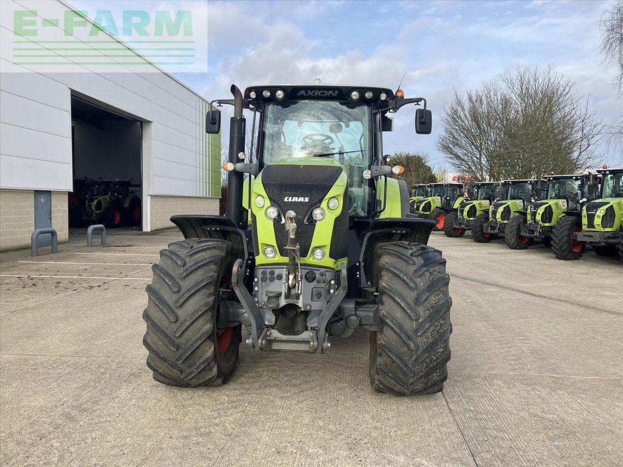 CLAAS AXION 800 - Traktor: obrázek 2 CLAAS AXION 800 - Traktor: obrázek 2