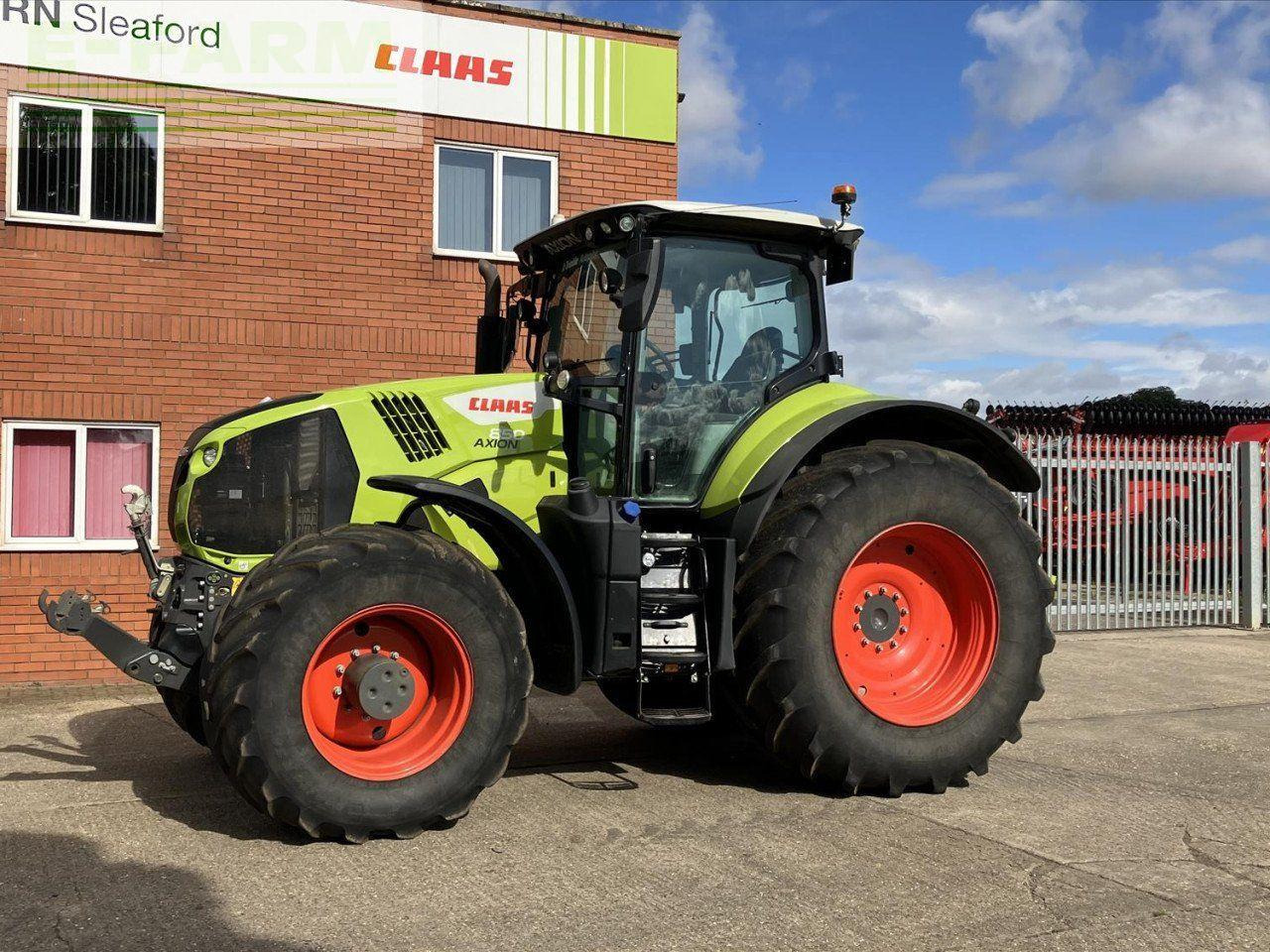 CLAAS AXION 850 CEBIS - Traktor: obrázek 2 CLAAS AXION 850 CEBIS - Traktor: obrázek 2