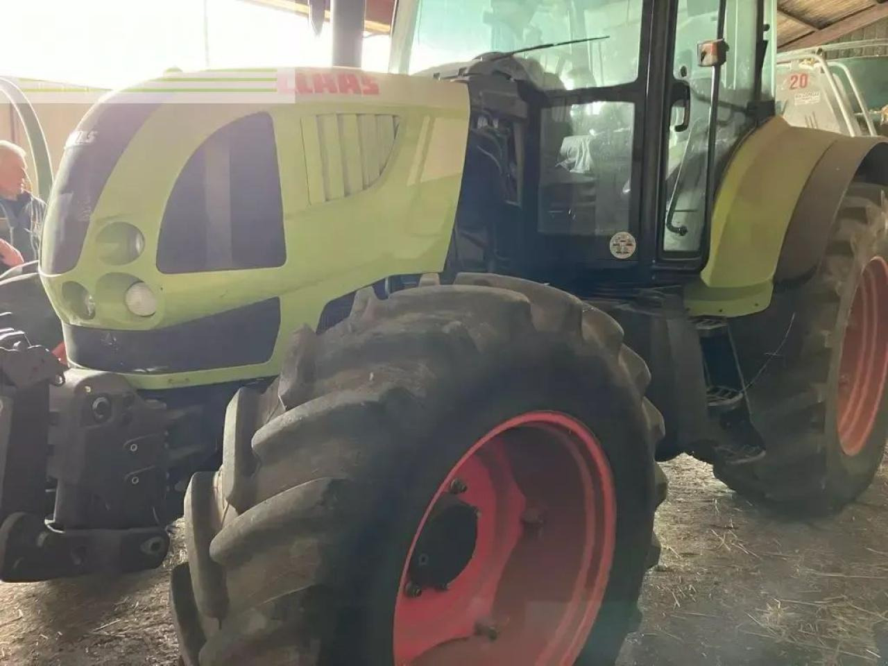 CLAAS arion 620 c C - Traktor: obrázek 2 CLAAS arion 620 c C - Traktor: obrázek 2