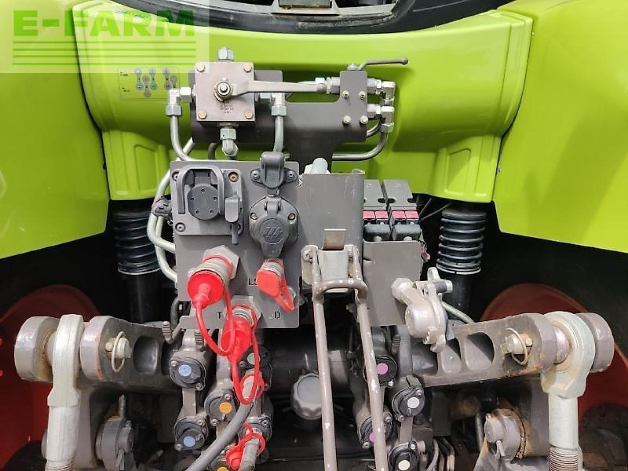 CLAAS axion 810 cmatic CMATIC - Traktor: obrázek 4 CLAAS axion 810 cmatic CMATIC - Traktor: obrázek 4