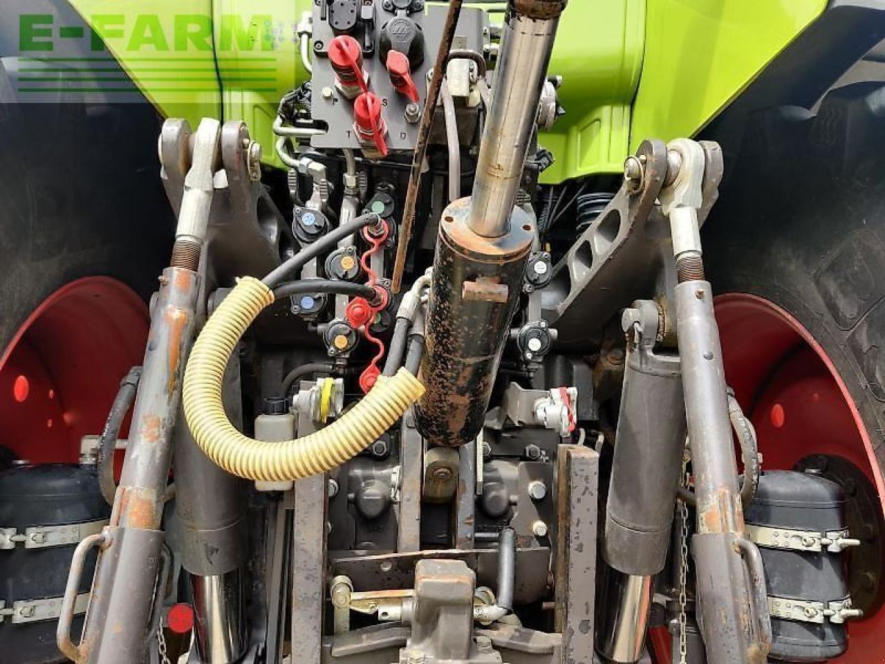 CLAAS axion 810 cmatic CMATIC - Traktor: obrázek 5 CLAAS axion 810 cmatic CMATIC - Traktor: obrázek 5