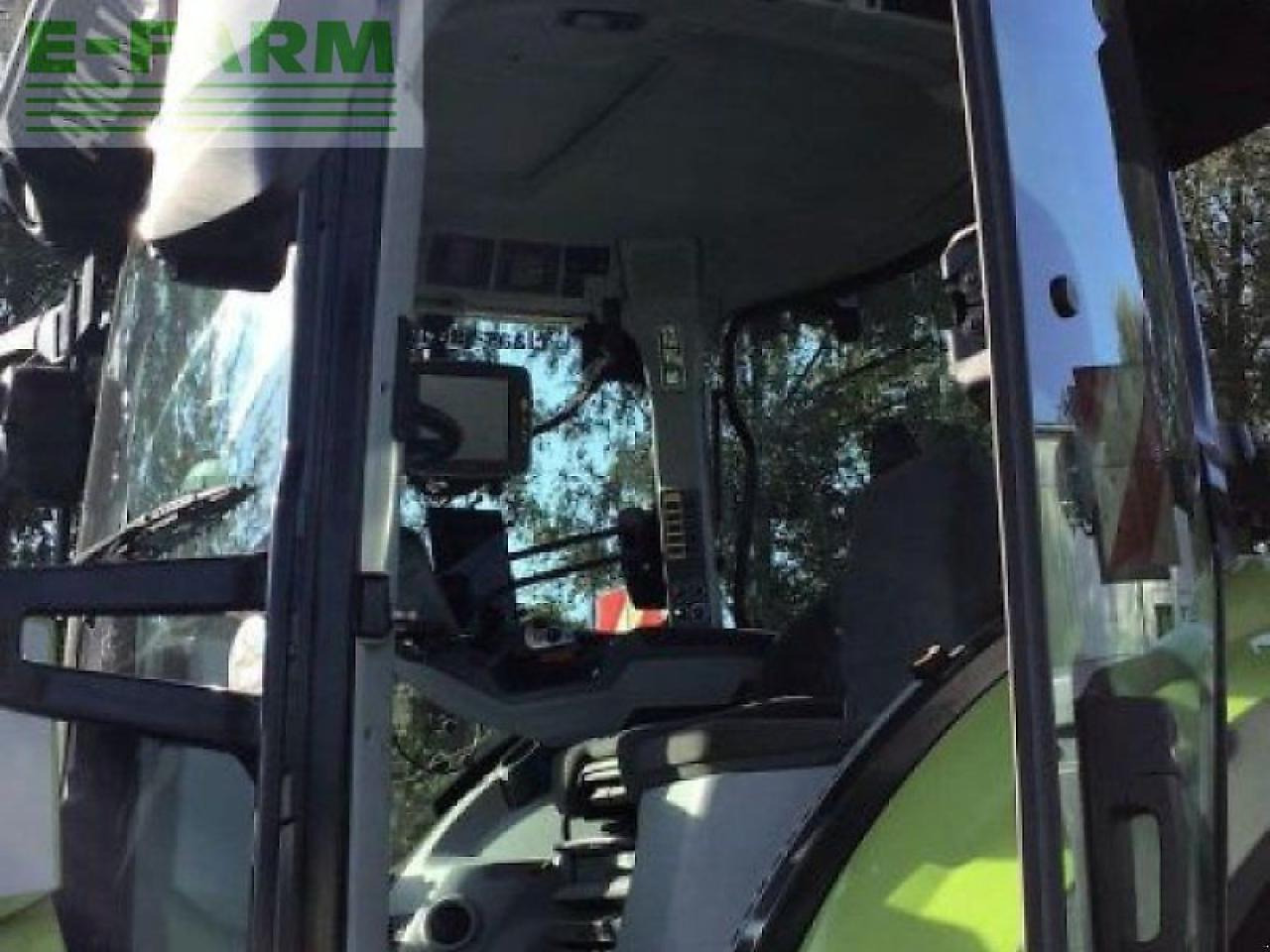 CLAAS axion 870 cmatic cebis CMATIC CEBIS - Traktor: obrázek 4 CLAAS axion 870 cmatic cebis CMATIC CEBIS - Traktor: obrázek 4