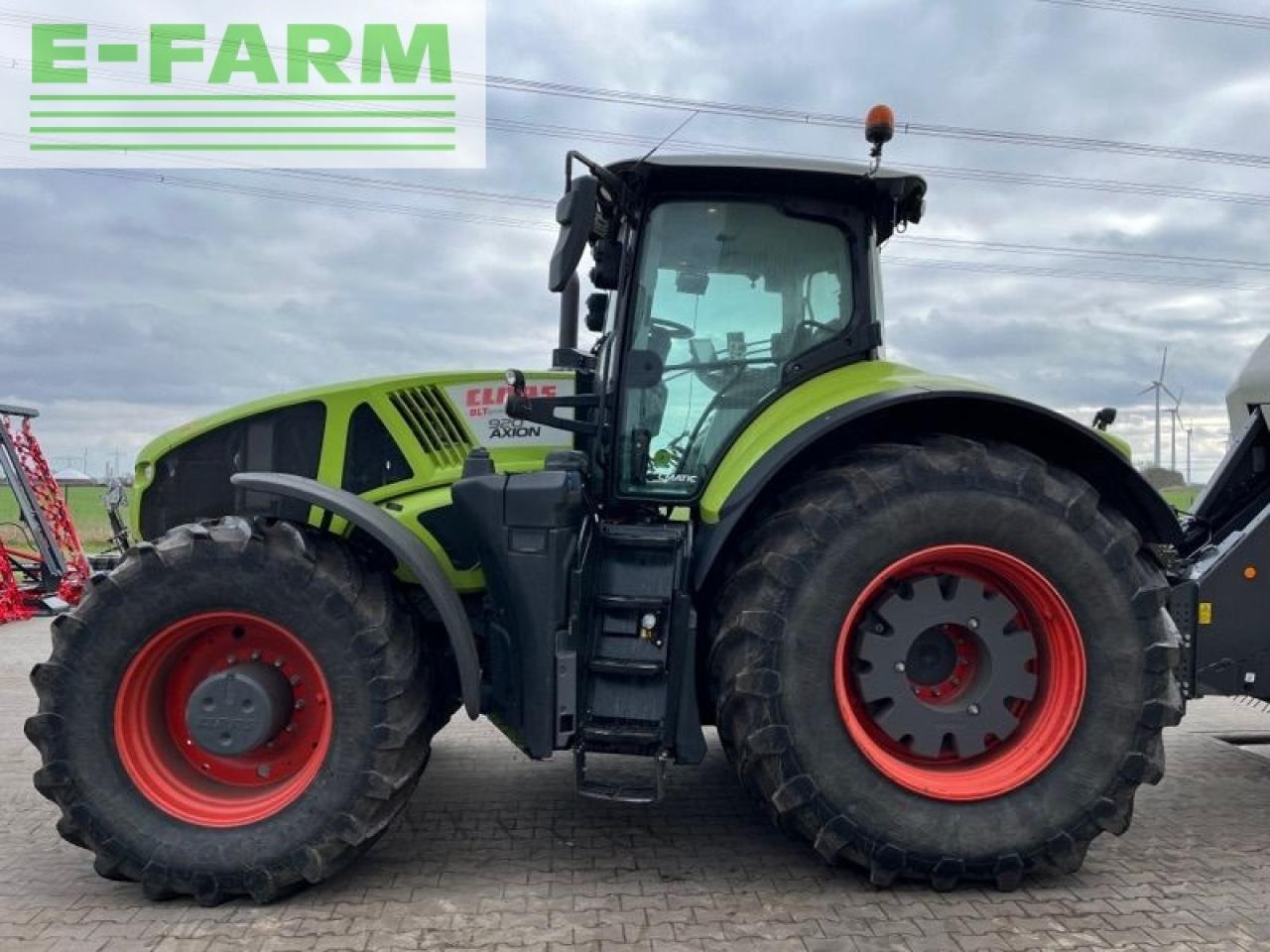 CLAAS axion 920 cmatic cebis CMATIC CEBIS - Traktor: obrázek 4 CLAAS axion 920 cmatic cebis CMATIC CEBIS - Traktor: obrázek 4
