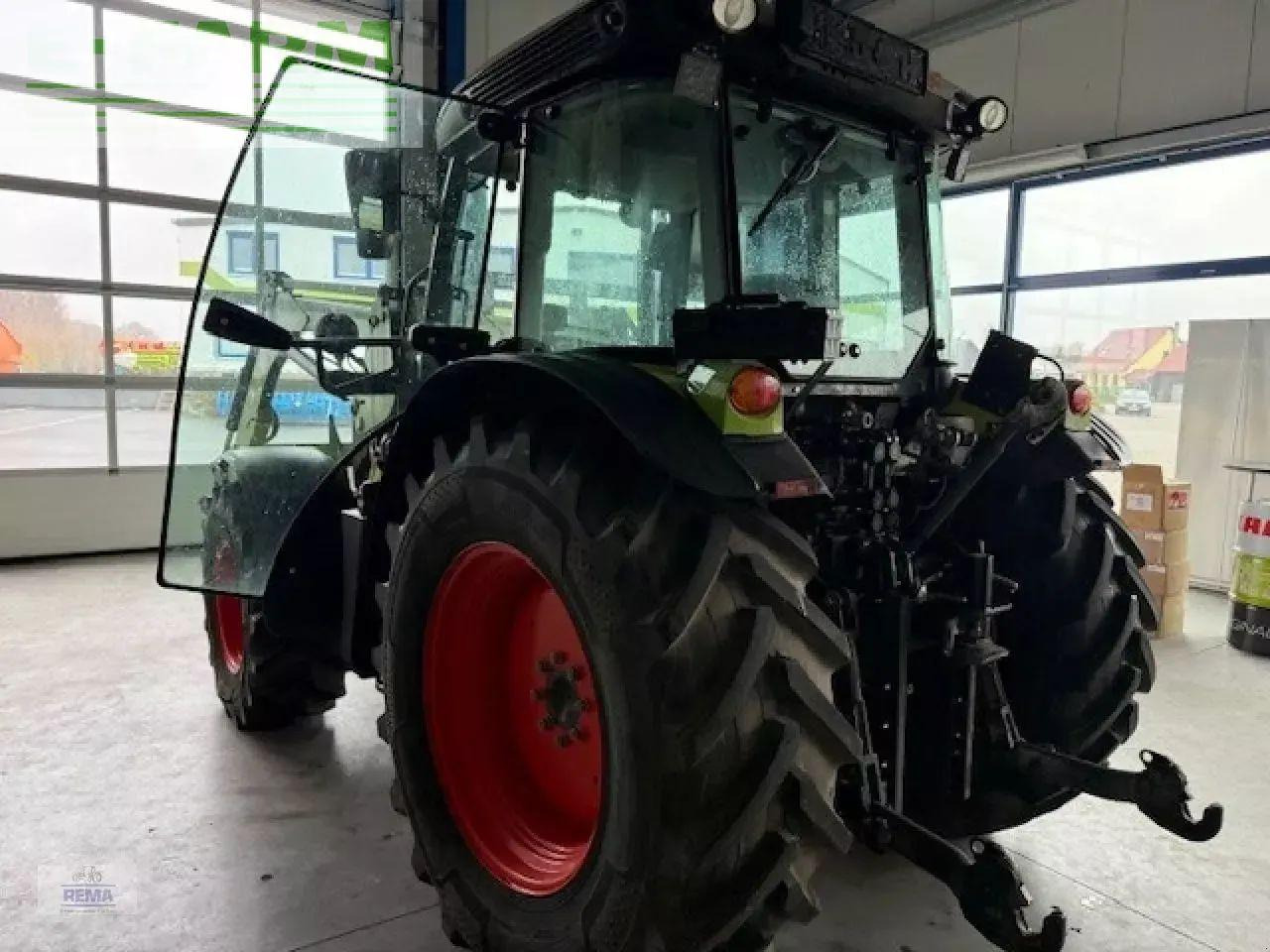 CLAAS elios 220 - Traktor: obrázek 4 CLAAS elios 220 - Traktor: obrázek 4