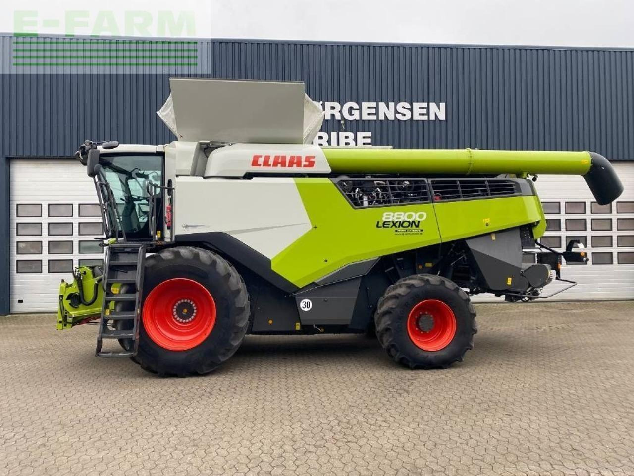 CLAAS lexion 8800 - Sklízecí mlátička: obrázek 1 CLAAS lexion 8800 - Sklízecí mlátička: obrázek 1