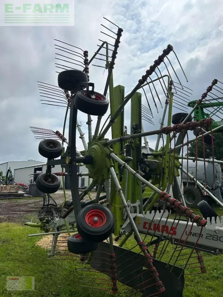 CLAAS liner 2800 - Obraceč/ Shrnovač: obrázek 4 CLAAS liner 2800 - Obraceč/ Shrnovač: obrázek 4