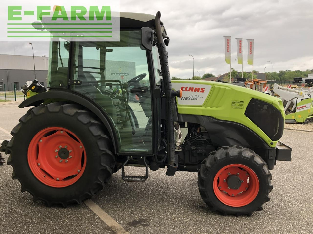CLAAS nexos 220 vl - Traktor: obrázek 4 CLAAS nexos 220 vl - Traktor: obrázek 4