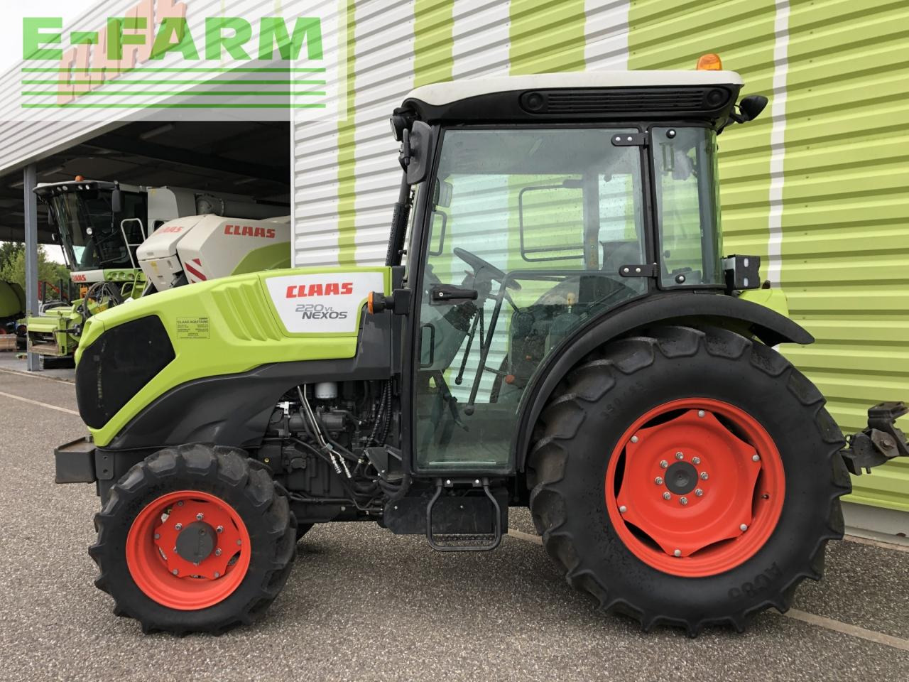 CLAAS nexos 220 vl - Traktor: obrázek 2 CLAAS nexos 220 vl - Traktor: obrázek 2
