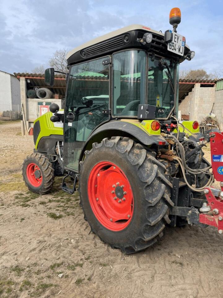 CLAAS nexos 230 ve - Traktor: obrázek 4 CLAAS nexos 230 ve - Traktor: obrázek 4