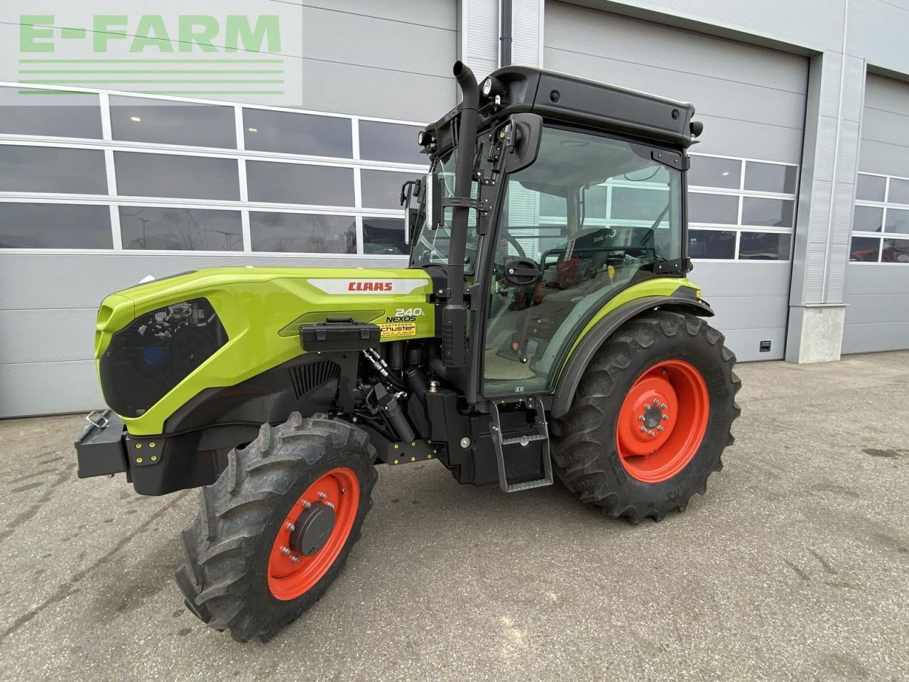 CLAAS nexos 240 l trend - Traktor: obrázek 2 CLAAS nexos 240 l trend - Traktor: obrázek 2