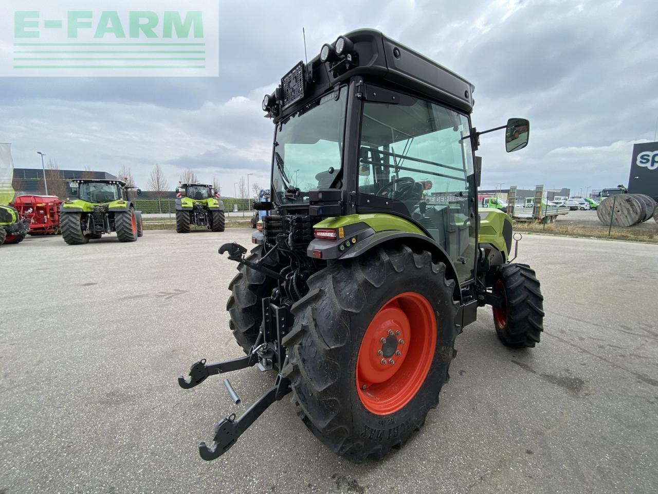 CLAAS nexos 240 l trend - Traktor: obrázek 3 CLAAS nexos 240 l trend - Traktor: obrázek 3