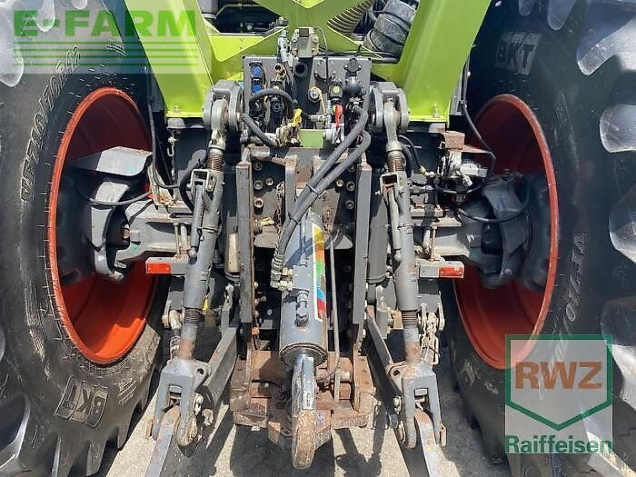 CLAAS xerion 3300 trac vc TRAC VC - Traktor: obrázek 4 CLAAS xerion 3300 trac vc TRAC VC - Traktor: obrázek 4