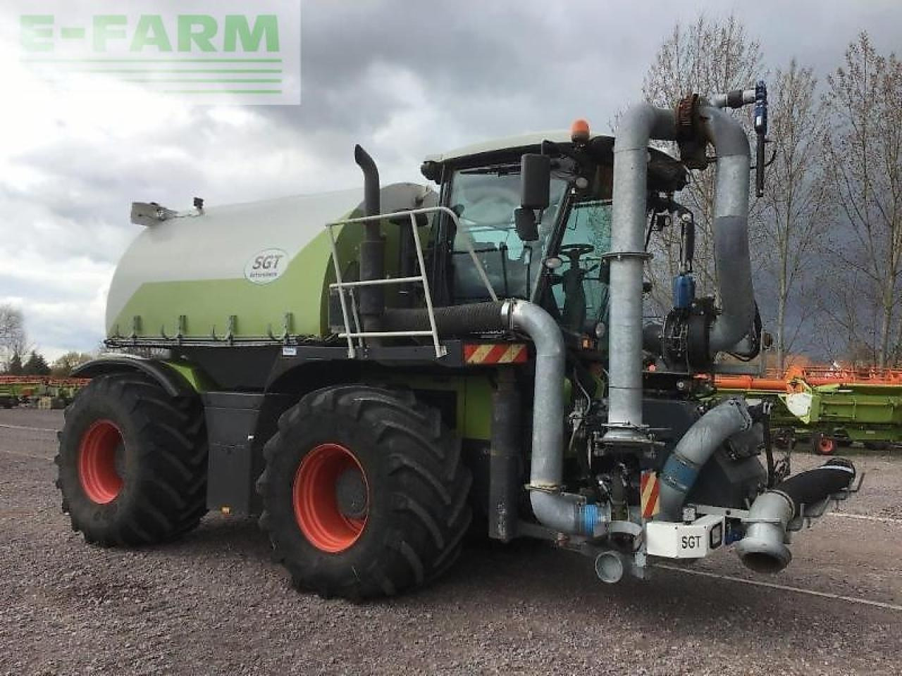 CLAAS xerion 3800 saddle trac - Samochodný postřikovač: obrázek 3 CLAAS xerion 3800 saddle trac - Samochodný postřikovač: obrázek 3