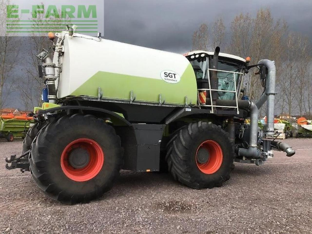 CLAAS xerion 3800 saddle trac - Samochodný postřikovač: obrázek 4 CLAAS xerion 3800 saddle trac - Samochodný postřikovač: obrázek 4