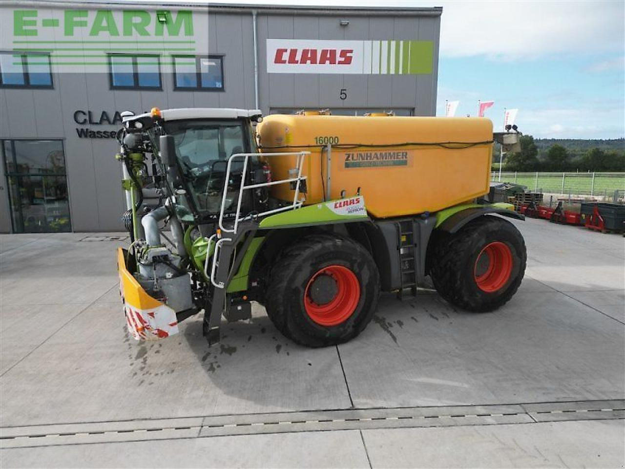 CLAAS xerion 4000 saddle trac SADDLE TRAC - Traktor: obrázek 2 CLAAS xerion 4000 saddle trac SADDLE TRAC - Traktor: obrázek 2
