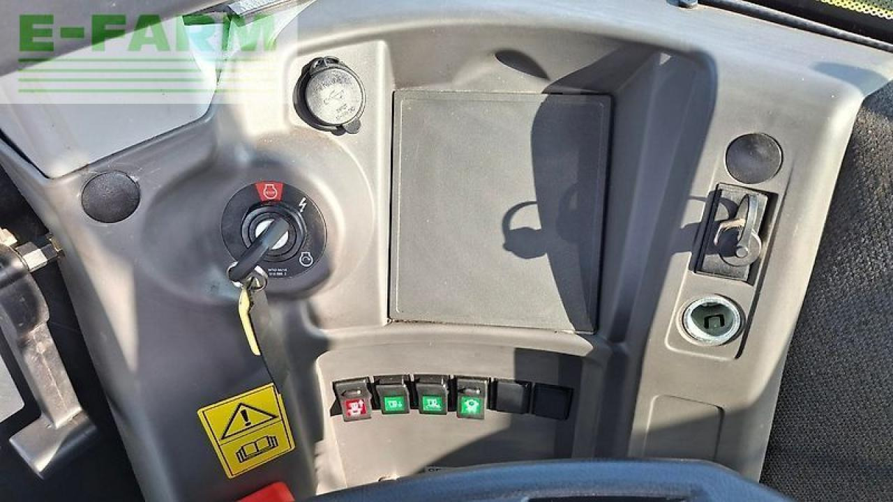 CLAAS xerion 4000 t vc - Traktor: obrázek 2 CLAAS xerion 4000 t vc - Traktor: obrázek 2