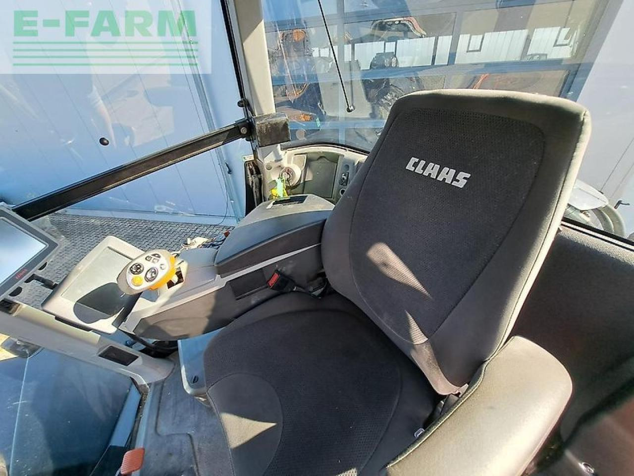 CLAAS xerion 4000 trac vc TRAC VC - Traktor: obrázek 4 CLAAS xerion 4000 trac vc TRAC VC - Traktor: obrázek 4