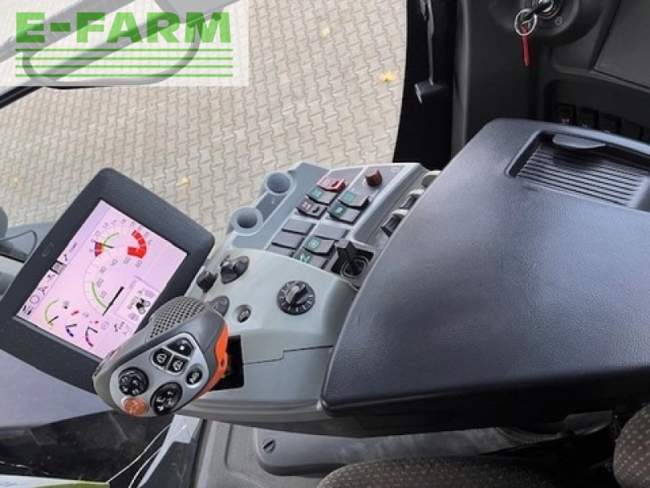 CLAAS xerion 4000 trac vc TRAC VC - Traktor: obrázek 5 CLAAS xerion 4000 trac vc TRAC VC - Traktor: obrázek 5