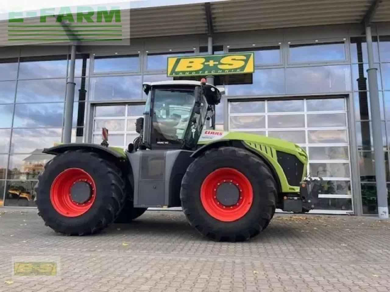 CLAAS xerion 4000 trac vc TRAC VC - Traktor: obrázek 1 CLAAS xerion 4000 trac vc TRAC VC - Traktor: obrázek 1