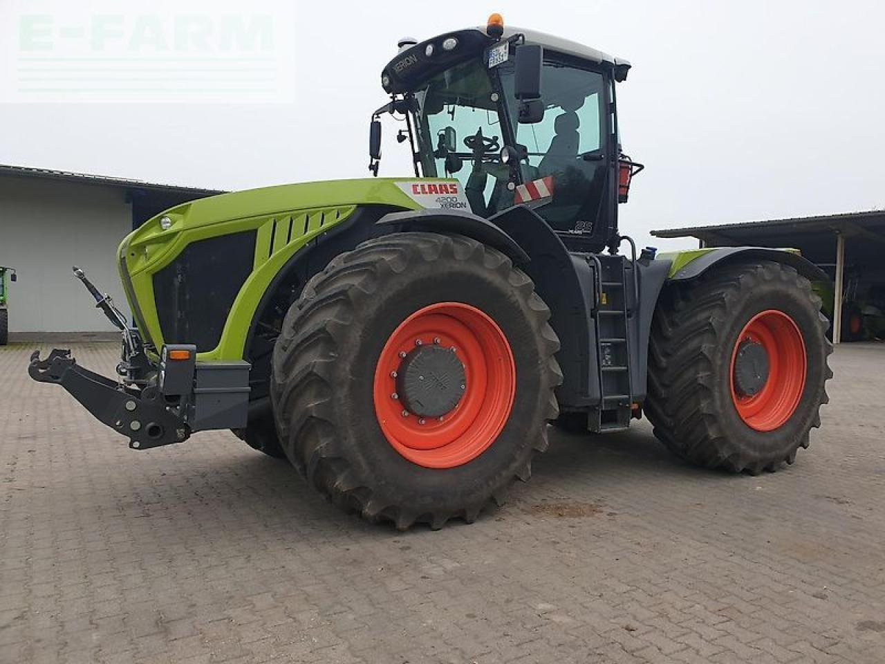 CLAAS xerion 4200 trac vc + rtk TRAC VC - Traktor: obrázek 1 CLAAS xerion 4200 trac vc + rtk TRAC VC - Traktor: obrázek 1