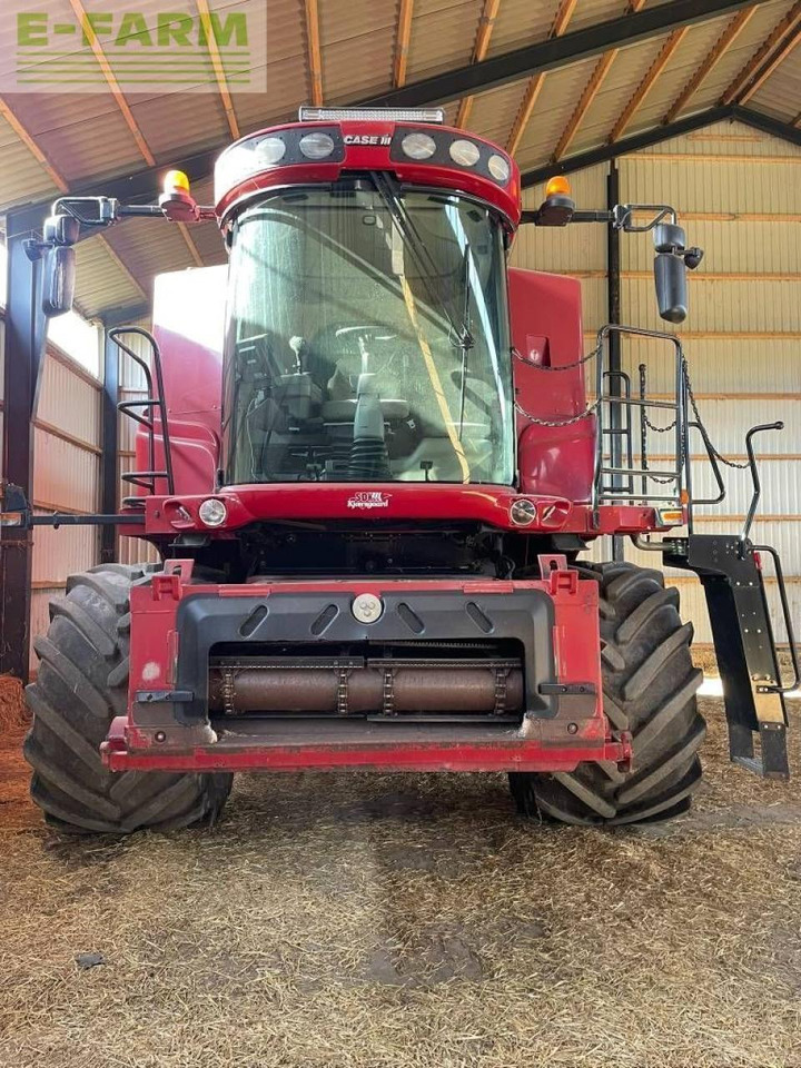 Case-IH 8010 - Sklízecí mlátička: obrázek 3 Case-IH 8010 - Sklízecí mlátička: obrázek 3