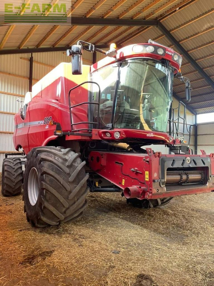 Case-IH 8010 - Sklízecí mlátička: obrázek 2 Case-IH 8010 - Sklízecí mlátička: obrázek 2