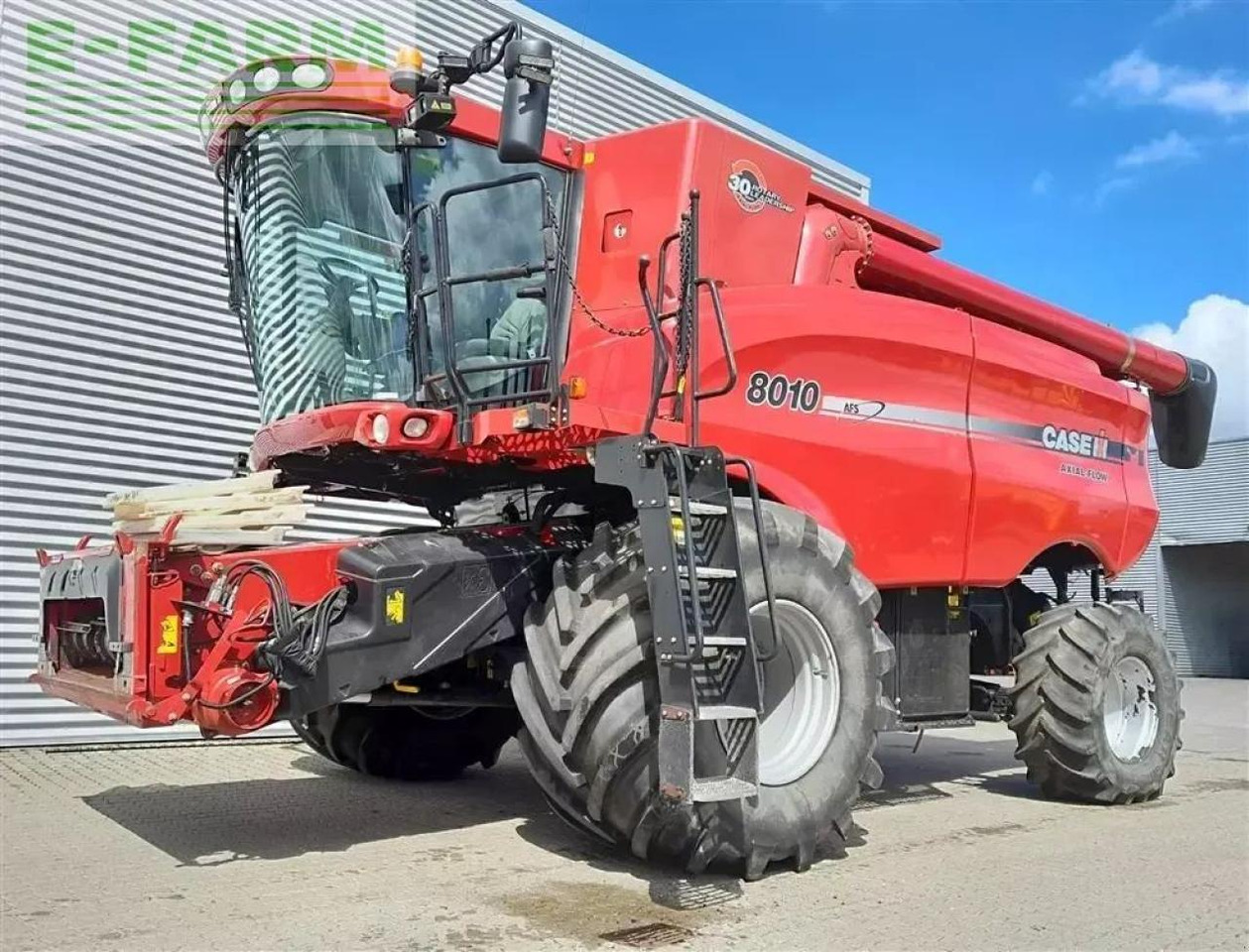 Case-IH 8010 med 30 fods skærebord - Sklízecí mlátička: obrázek 2 Case-IH 8010 med 30 fods skærebord - Sklízecí mlátička: obrázek 2