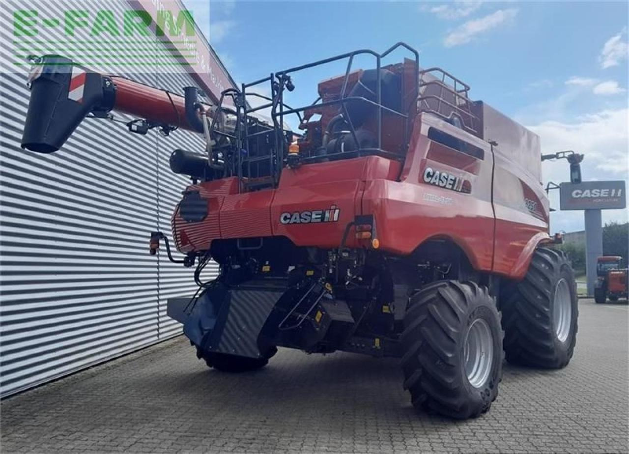 Case-IH 8250 kampagnepris axial-flow 8250 med 35 fod varioskærebord - Sklízecí mlátička: obrázek 3 Case-IH 8250 kampagnepris axial-flow 8250 med 35 fod varioskærebord - Sklízecí mlátička: obrázek 3