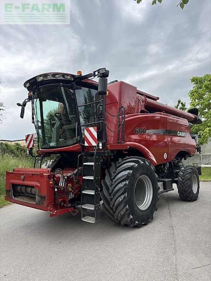 Case-IH axial-flow 6140 - Sklízecí mlátička: obrázek 1 Case-IH axial-flow 6140 - Sklízecí mlátička: obrázek 1