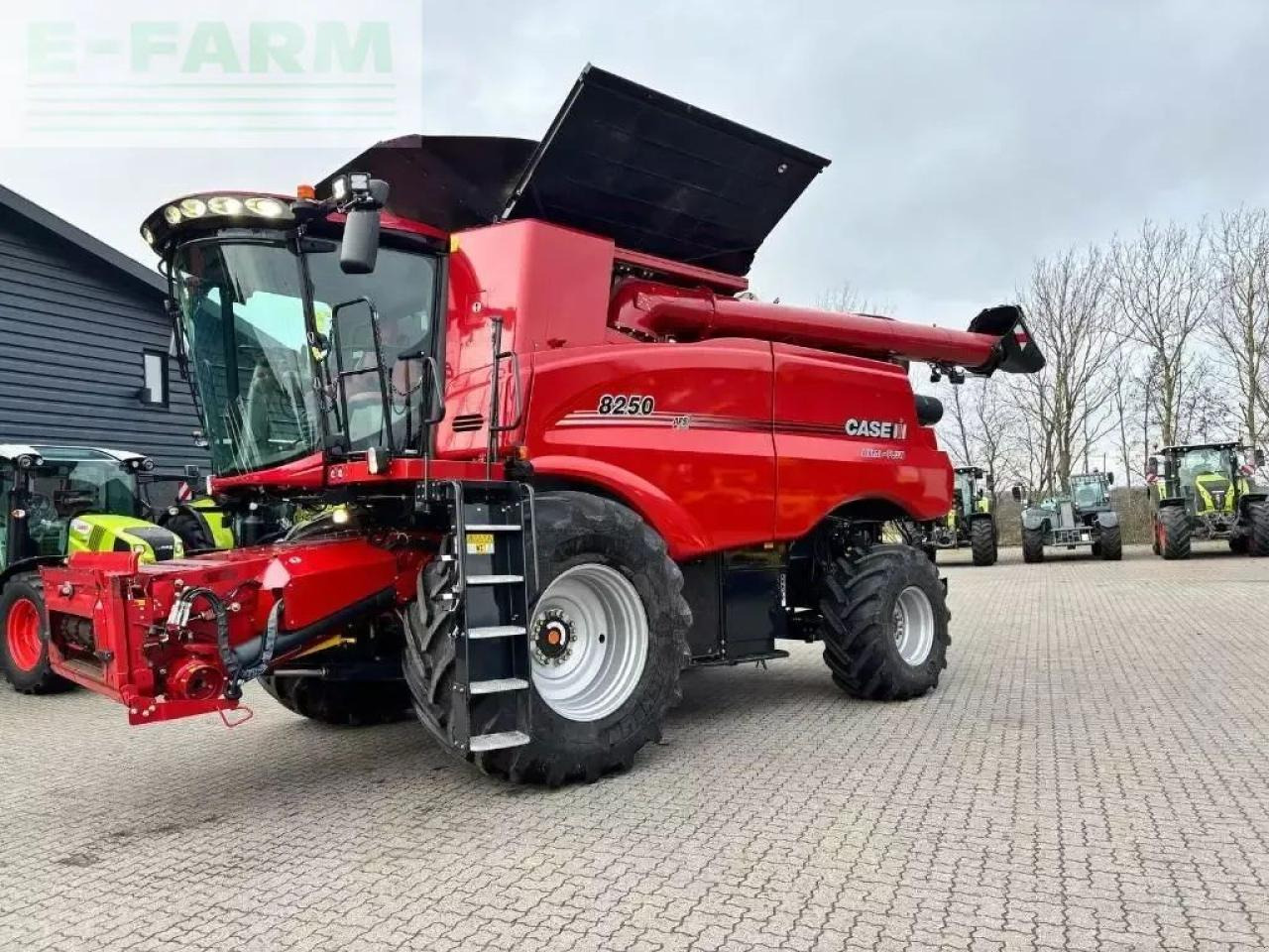 Case-IH axial flow 8250 - Sklízecí mlátička: obrázek 3 Case-IH axial flow 8250 - Sklízecí mlátička: obrázek 3