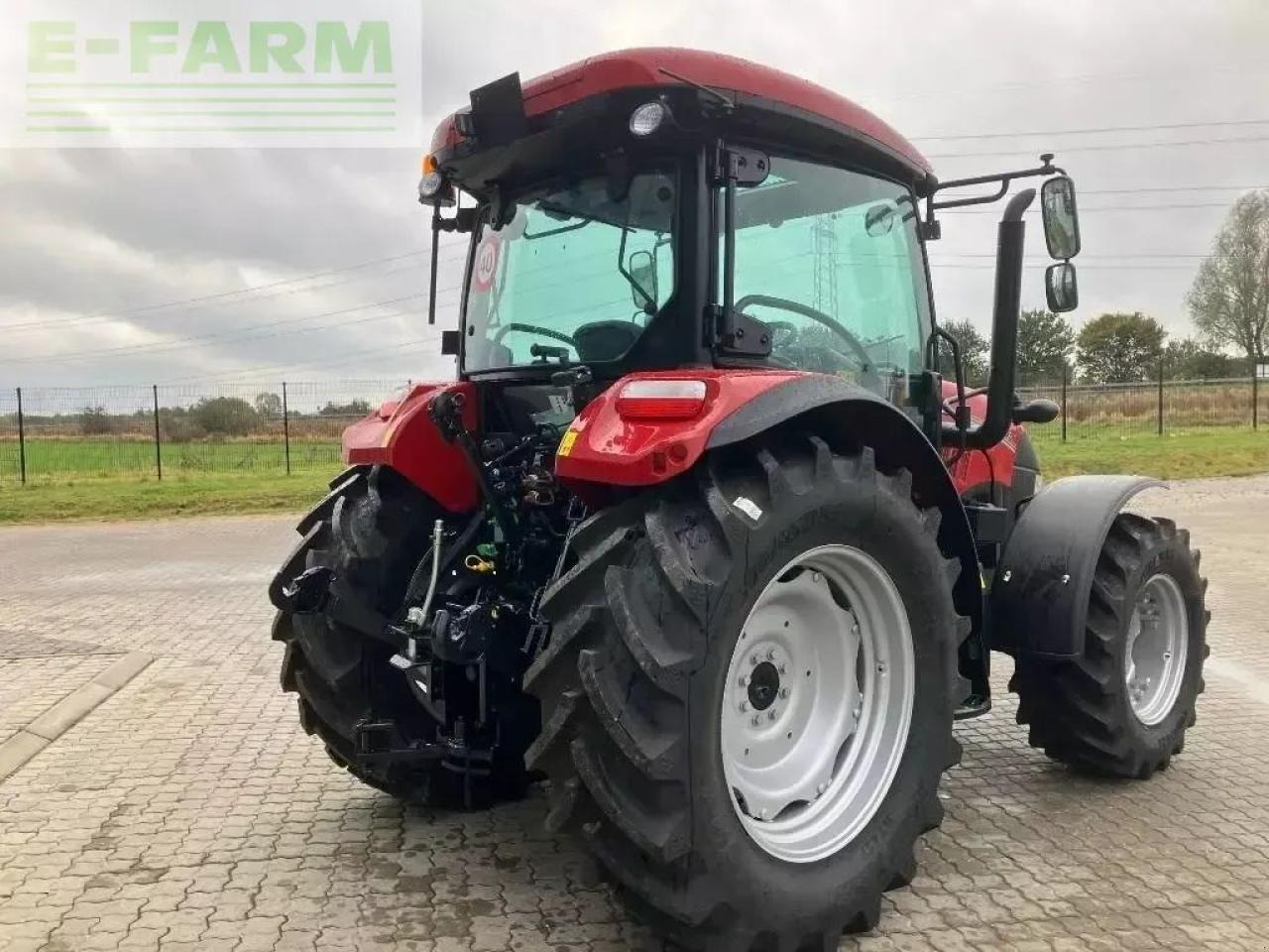 Case-IH farmall 100a - Traktor: obrázek 3 Case-IH farmall 100a - Traktor: obrázek 3