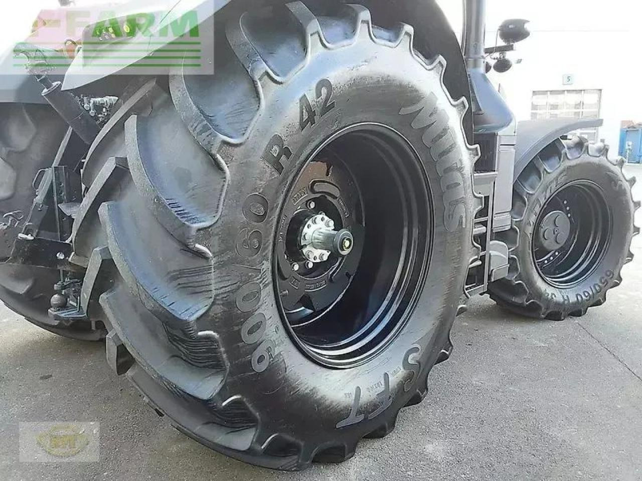 Case-IH optum 300 cvx CVX - Traktor: obrázek 4 Case-IH optum 300 cvx CVX - Traktor: obrázek 4