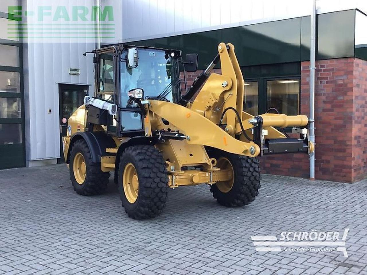 Caterpillar 908 hl-14 - Mini rýpadlo: obrázek 2 Caterpillar 908 hl-14 - Mini rýpadlo: obrázek 2