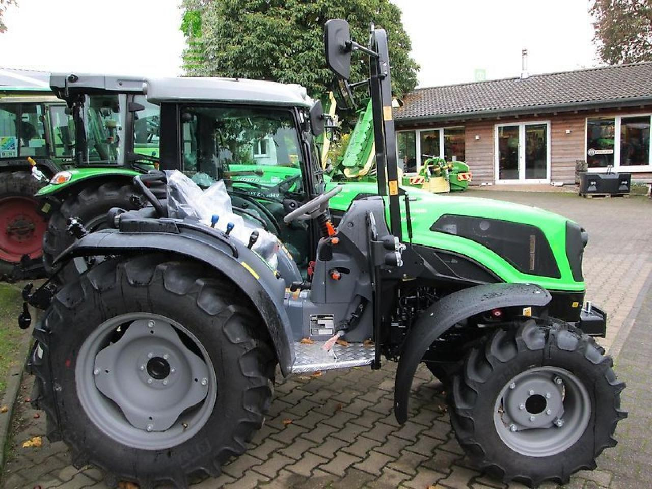 Deutz-Fahr 3050 - Traktor: obrázek 3 Deutz-Fahr 3050 - Traktor: obrázek 3