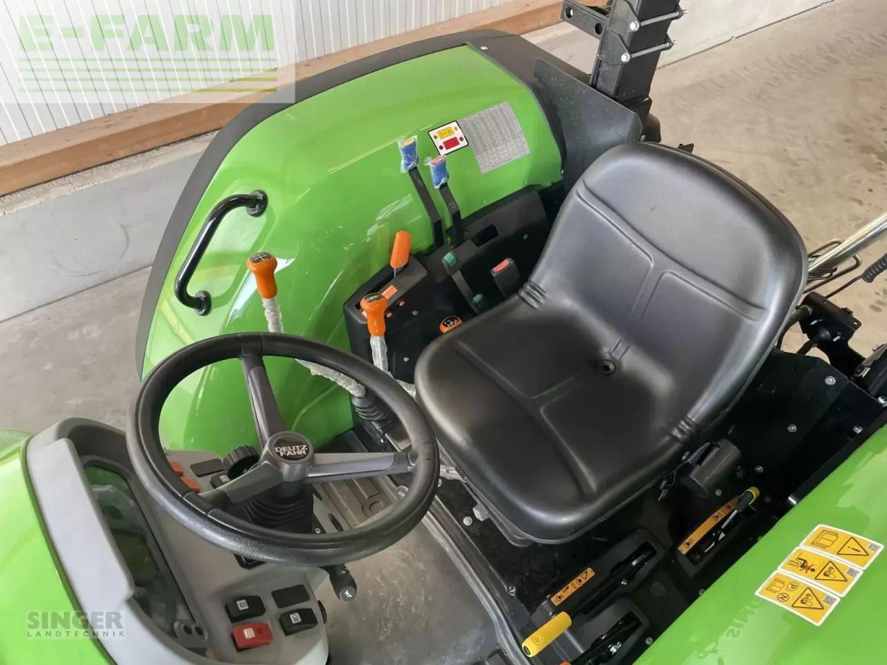 Traktor Deutz-Fahr 4070 e: obrázek 8 Traktor Deutz-Fahr 4070 e: obrázek 8