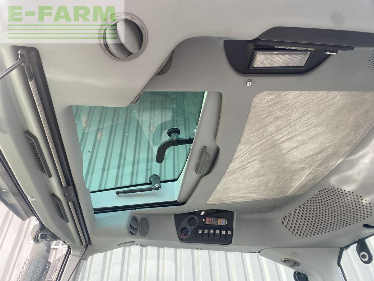 Deutz-Fahr 5090.4 d - Traktor: obrázek 5 Deutz-Fahr 5090.4 d - Traktor: obrázek 5
