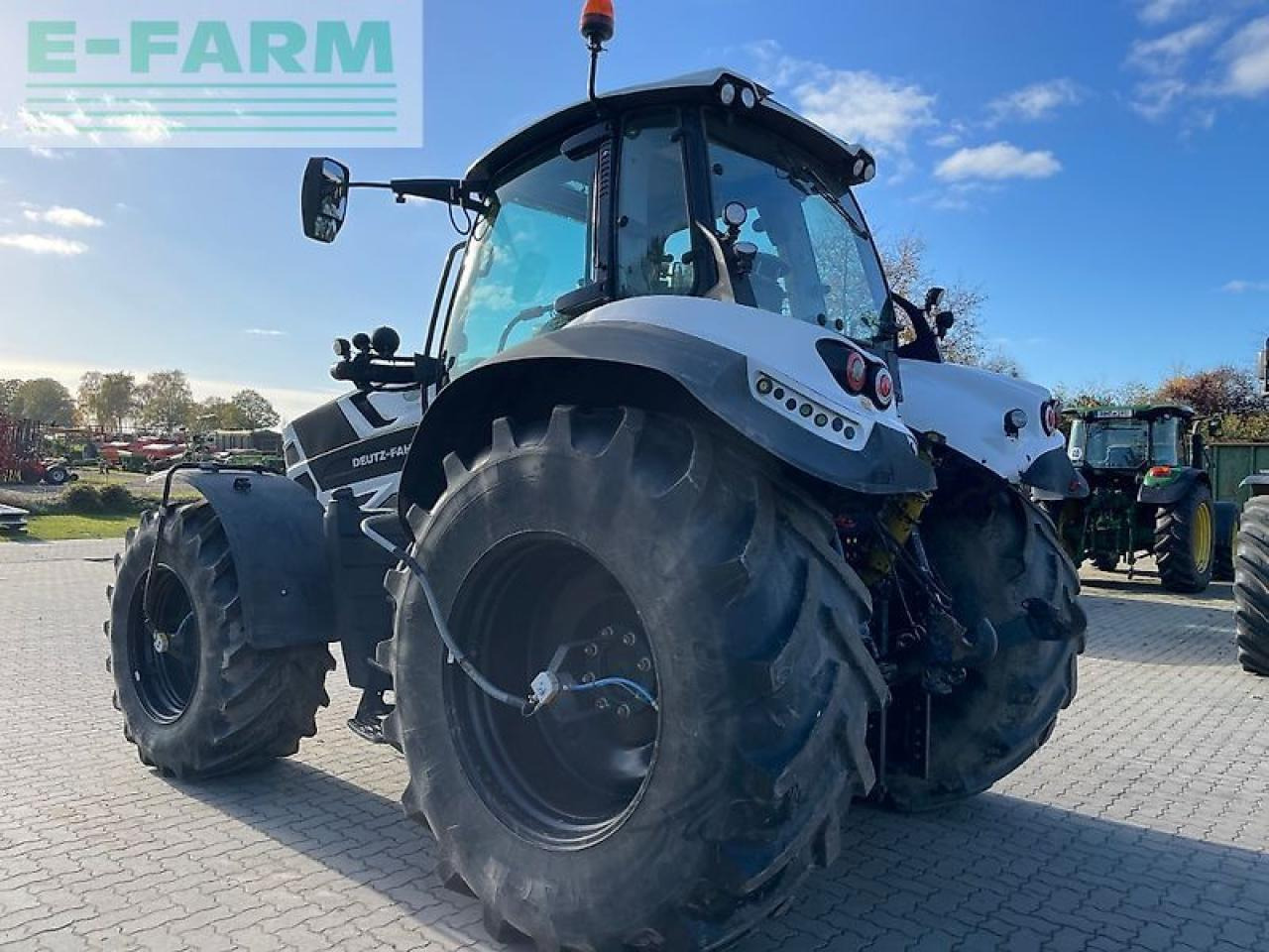 Deutz-Fahr 6215 agrotron ttv TTV - Traktor: obrázek 3 Deutz-Fahr 6215 agrotron ttv TTV - Traktor: obrázek 3