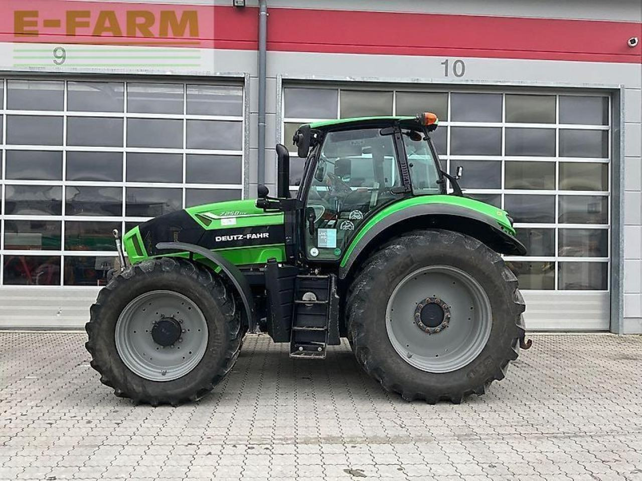 Deutz-Fahr 7250 ttv - Traktor: obrázek 2 Deutz-Fahr 7250 ttv - Traktor: obrázek 2