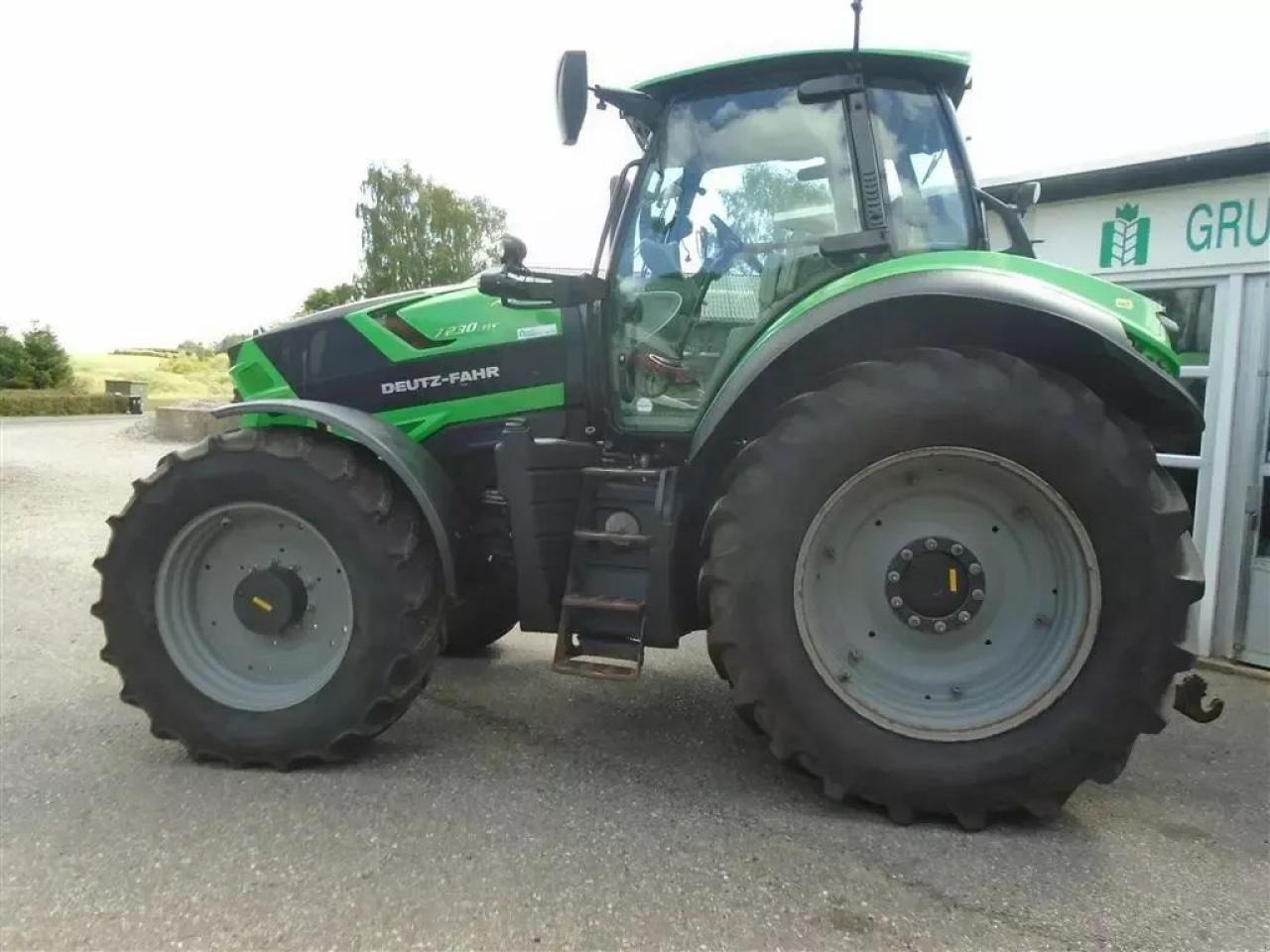 Deutz-Fahr agrotron 7230 ttv TTV - Traktor: obrázek 2 Deutz-Fahr agrotron 7230 ttv TTV - Traktor: obrázek 2